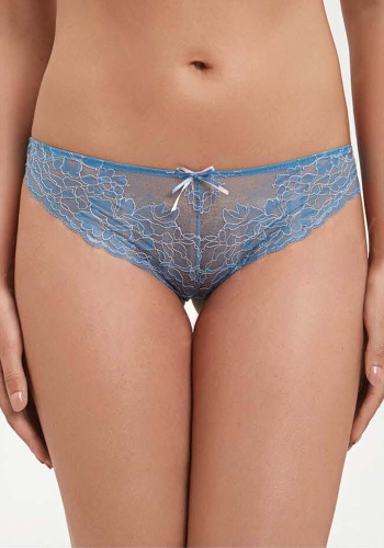 Состав:
Кружево
ПА 90%
ПУ 10%
Ластовица 
Хлопок 100%
	Детали трусов выполнены из кружева и эластичной сетки. Центральная деталь декорирована бантиком. Внутренняя ластовица выполнена из хлопка. 
