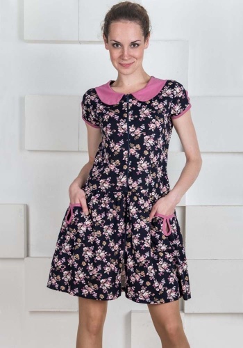 Состав: 
Кулирка 
Хлопок 100% 
	Халат из набивной кулирки на молнии выполнен в разных расцветках. Воротник и отделка выполнены из контрастной ткани. Удачный вариант для дома