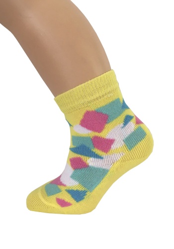 Состав:
Хлопок 90%
Полиамид 7%
Эластан 3%
	Носки демисезонные гладкие.