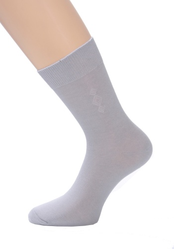 Состав:
Хлопок 80%
Полиамид 15%
Эластан 5%
	Носки гладкого переплетения с небольшим рисунком в виде ажура на паголенке. 