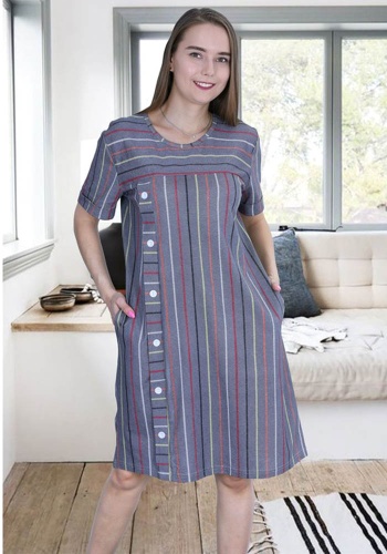 Состав:
Хлопок 100%.
	Женская туника из принтованной ткани. 

Обратите внимание: расцветка товара на сайте может отличаться от фактической расцветки. Оптовый склад оставляет за собой право поставить товар любого цвета, который имеется на данный 