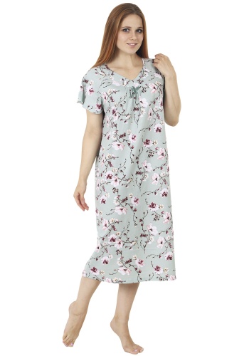 Состав: 
Хлопок 100%
	Сорочка женская из набивного полотна прямого силуэта с коротким рукавом-реглан. «V»-образная горловина полочки обработана обтачкой, горловина спинки окантована бейкой из основного полотна. Низ изделия обработан швом «в подгибку