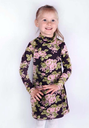 Состав:
Кулирка
Хлопок 100%
	Платье для девочки с длинными рукавами, со сборкой на воротнике-стойке.