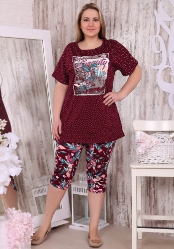 Состав: 
Кулирка
Хлопок 100% 
	Бриджи на резинке, футболка с коротким рукавом.Все выполнено из принтованного полотна. 

Обратите внимание: расцветка товара на сайте может отличаться от фактической расцветки. Оптовый склад оставляет за собой пра