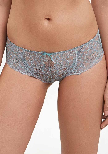 Состав:
Эластичное кружево
ПА 90%
ПУ 10%
Ластовица
Хлопок 100%
	Трусики-боксеры выполнены из эластичного кружева. Передняя деталь декорирована бантиком.