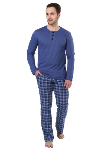 Состав:
Кулирка
Хлопок 100%
	Пижама мужская состоит из футболки и брюк. Футболка прямого силуэта с застёжкой «поло» на петли и пуговицы. Рукава втачные, длинные. Горловина и низ рукава окантованы. Брюки прямого силуэта с цельнокроеным поясом на рез
