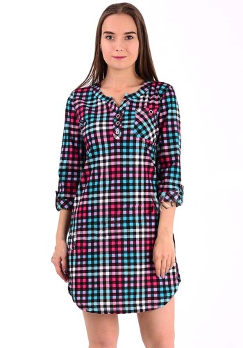 Состав:
Хлопок 100%
	Женская туника на пуговицах. 

Обратите внимание: расцветка товара на сайте может отличаться от фактической расцветки. Оптовый склад оставляет за собой право поставить товар любого цвета, который имеется на данный момент.	