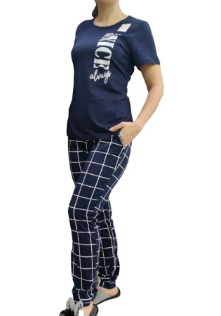 Состав: 
Хлопок 100% 
	Женский  комплект, состоит из футболки и брюк. 

Обратите внимание: расцветка товара на сайте может отличаться от фактической расцветки. Оптовый склад оставляет за собой право поставить товар любого цвета, который имеется 