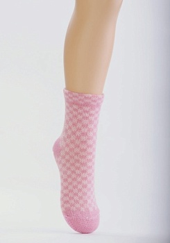 Состав: 
Шерсть 27%, 
Нитрон 63%, 
Полиамид 9%, 
Эластан 1%
	Детские шерстяные носки, шахматный рисунок.