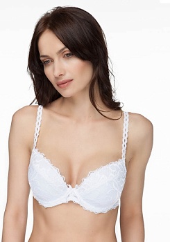 Состав:
Полиамид  60% 
Хлопок 30%
Эластан  10%
   Бюстгальтер «пуш-ап» из эластичного кружева. На каркасах. Чашки на дубляже с хлопком, с объемными вкладышами. Отделка – бантик.
