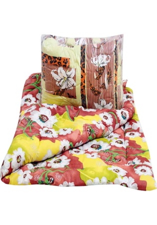 Чехол: 
Полиэфирнохлопковая ткань, плотность 65 г/кв.м , без канта;
Наполнитель: 
Прочесанный синтепон 
	Одеяло 