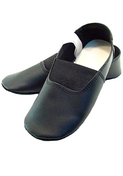 Чешки кожаные. Предназначены для тренировок и выступлений на любом покрытии. Очень удобная и легкая обувь как для занятий в спортзале, так и повседневного использования в доме вместо тапочек. Используются на занятиях единоборствами, танцами, гимнастикой, 