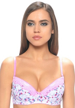 Состав:
Полотно
Хлопок 95%,
ПУ 5%
Эластичное кружево
ПА 90%,
ПУ 10%
	Бюстгальтер T-Shirt с формованной чашкой со съёмными Push-Up вкладышами. Детали бюстгальтера выполнены из принтованного эластичного хлопкового полотна и кружева, декорированы 