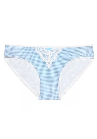 Состав:
Хлопок 95%
Эластан 5%
	Женские трусы из трикотажного принтованного полотна, декорированы атласным бантиком и кружевом.