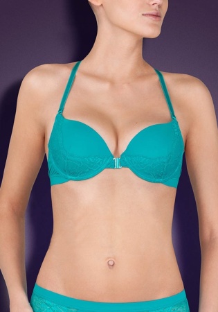 Состав:
Эластичное полотно
ПА 85%,
ПУ 15%
Кружево
ПА 90%,
ПУ 10%
	Бюстгальтер классической формы с формованной чашкой с Push-Up для размеров 70AB, 75ABC, 80B и без Push-Up для размеров 70C, 75DE, 80CDE, 85BCD. Детали бюстгальтера по нижнему сре