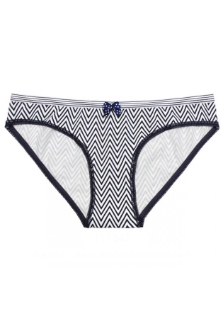 Состав:
Хлопок 95%,  
Эластан 5%
	Женские трусики из набивного полотна, декорированы атласным бантиком.