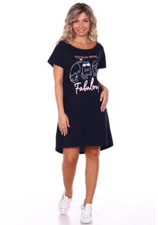 Состав:
Кулирка
Хлопок 100%
      Женская удлиненная туника из однотонного полотна. Спереди украшена рисунком. 