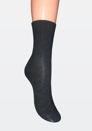 Состав: 
Хлопок 75%, 
Полиамид 23%, 
Эластан 2%
	Демисезонные носки для мальчиков с рельефным переплетением.