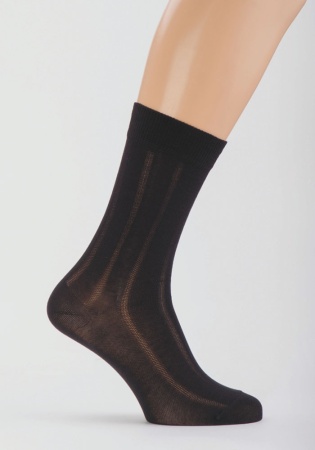 Состав: 
Мерсеризованный хлопок 66%, 
Полиамид 34%
	Гладкий носок из мерсеризованного хлопка с высоким бортом и продольными полосами (перекидная платировка).