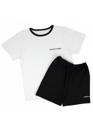 Состав:
Кулирка, интерлок
Хлопок 100%
	Комплект для мальчика. Состоит из двух предметов (футболка + шорты).