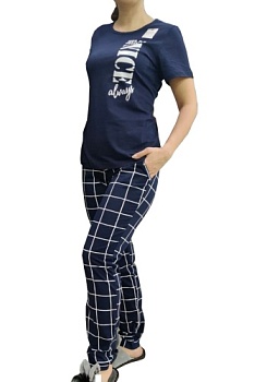 Состав: 
Хлопок 100% 
	Женский  комплект, состоит из футболки и брюк. 

Обратите внимание: расцветка товара на сайте может отличаться от фактической расцветки. Оптовый склад оставляет за собой право поставить товар любого цвета, который имеется 