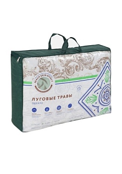 Состав:
Ткань 
Микрофибра 100%,   плотность 85 г.
Наполнитель:
Саше из натуральных трав, плотность 300 г/м2
	Всесезонное стеганое одеяло «Луговые травы». Аромат, который издает саше с луговыми травами, имеет лечебный эффект, расслабляет и снима