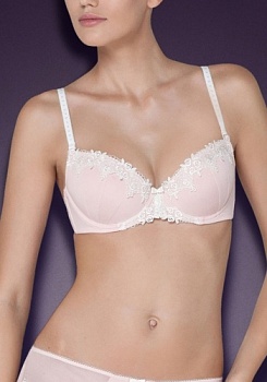 Состав:
Эластичное полотно
ПА 85%,
ПУ 15%
Эластичная сетка
ПА 88%,
ПУ 12%
Кружево
ПА 90%,
ПУ 10%
	Бюстгальтер T-Shirt с формованной чашкой с небольшим уплотнением внутри одинаковым для всех размеров. Детали бюстгальтера выполнены из эластичн