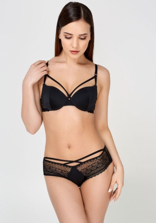 Состав:
Эластичное полотно
ПА 85%
ПУ 15%
Кружево
ПА 90%
ПУ 10%
Ластовица
Хлопок 100%
	Трусики-боксеры выполнены из эластичного принтованного полотна и кружева. Передняя деталь декорирована отделочными лентами. 