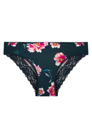 Состав:
Модал 95%
Эластан 5%
	Женские трусы из набивного полотна с кружевом. 