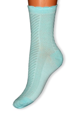 Состав:
Хлопок 88%
Полиамид 10%
Эластан 2%
	Детские носки для девочки с ажурным рисунком. 