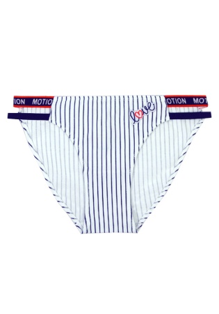 Состав:
Хлопок 95%
Эластан 5%
     Женские трусы-слипы из принтованного полотна. Детали трусов выполнены из ткани с узором 