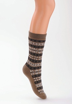 Состав: 
ПАН 87%, 
Полиамид 13%
	Плотный плюшевый носок из ПАНа в скандинавском стиле.