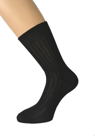 Состав:
Хлопок 80%
Полиамид 20%
	Классические мужские носки в рубчик с одинарной резиной.