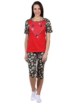 Состав:
Кулирка
Хлопок  100%
     Пижама состоит из футболки и бридж.
Футболка из набивного полотна с коротким втачным рукавом. Полочка с верхними диагональными кокетками, принтом на центральной части и тематическими ушками. Ушки, центральная част