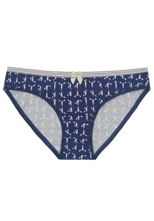 Состав:
Хлопок 95%,  
Эластан 5%
	Женские трусики из набивного полотна, декорированы атласным бантиком.