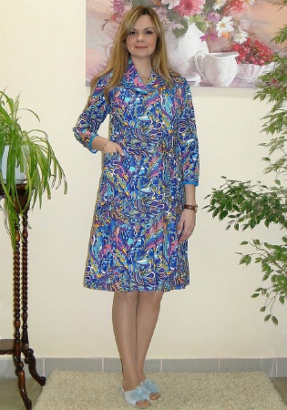 Состав:
Фланель
Хлопок 100%
	Фланелевый халат на пуговицах. Выполнен из принтованого полотна. 

Обратите внимание: расцветка товара на сайте может отличаться от фактической расцветки. Оптовый склад оставляет за собой право поставить товар любог