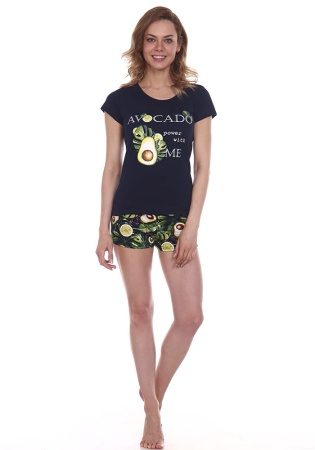 Состав:
Кулирка
Хлопок 100%
	Женская пижама. Футболка выполнена из однотонной ткани, спереди украшена принтом. Шорты  изготовлены из принтованного полотна. 

Обратите внимание: расцветка товара на сайте может отличаться от фактической расцветки