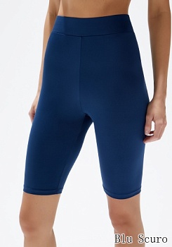 Состав:
Полиэстер 92%
Эластан 8%
     Облегающие женские шорты-велосипедки с высокой талией и широким отрезным поясом на резинке, которые превосходно адаптируются к любой фигуре. Низ модели обработан эластичным комфортным швом. Это трендовое и функциона