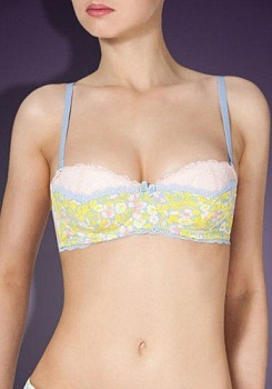 Состав:
Эластичное полотно
ПА 85%,
ПУ 15%
Эластичная сетка
ПА 88%,
ПУ 12%
Эластичное кружево
ПА 90%,
ПУ 10%
	Бюстгальтер бандо со стачной поролоновой чашкой с вертикальным швом. Детали бюстгальтера выполнены из эластичного принтованного поло