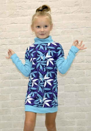 Состав:
Интерлок 
Хлопок 100%
	Платье для девочки с длинными рукавами в оригинальной цветовой гамме с воротничком-стойкой, прямого покроя. 