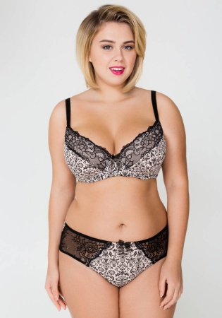 Состав:
Эластичное полотно
ПА 85%
ПУ 15%
Эластичное кружево
ПА 90%
ПУ 10%
Ластовица
Хлопок 100%
	Трусики классические выполнены из принтованного эластичного полотна и кружева. Передняя деталь декорирована бантиком.