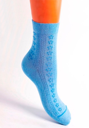 Состав: 
Хлопок 77%, 
Полиамид 23%
	Простые детские носки с фактурным рисуноком.