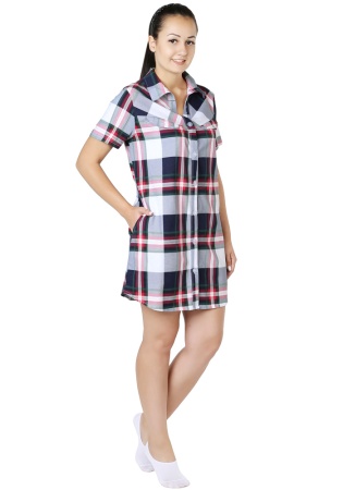 Состав:
Кулирка
Хлопок 100%
	Халат женский на планках и застежкой на пуговицы, с двумя боковыми карманами. Полочка с кокетками и клапанами на пуговицах. Воротник отложной. Рукав втачной, короткий. Низ изделия фигурный.

Обратите внимание: расцв