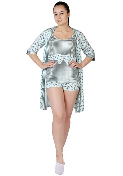 Состав:
Кулирка
Хлопок 100%
	Комплект состоит из пеньюара, топа и шорт из набивной ткани. Пеньюар прямого силуэта длиной выше колена со съемным поясом. Рукав ¾ втачной на манжете с бантиком. Борт обработан притачной планкой. Низ обработан швом «в п