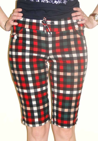 Состав:
Кулирка
Хлопок 100%
	Бриджи женские.
Обратите внимание: расцветка товара на сайте может отличаться от фактической расцветки. Оптовый склад оставляет за собой право поставить товар любого цвета, который имеется на данный момент.	