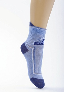 Состав: 
Хлопок 80%, 
Полиамид 18%, 
Эластан 2%
	Детские спортивные носки с лампасным рисунком и надписью sport.