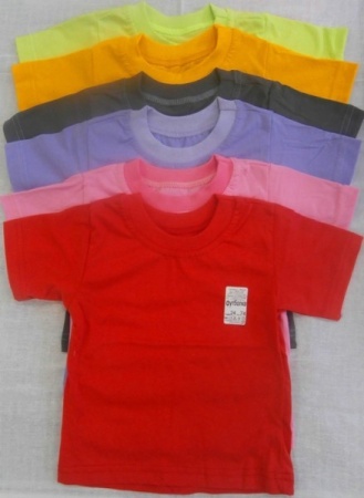 Состав:
Кулирка
Хлопок 100%
	Футболки на детей от 1 года  до 7 лет. Футболки представлены в широкой цветовой гамме. Пошита из однотонной  ткани.