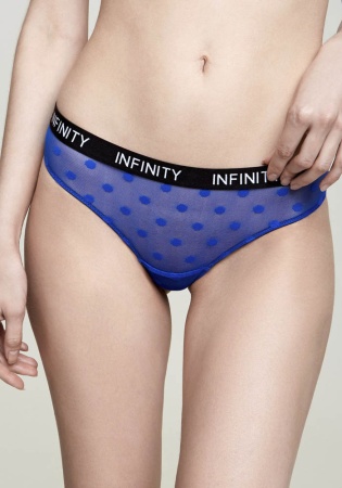 Состав:
Эластичное полотно
ПА 84%
ПУ 16%
Эластичная сетка
ПА 90%
ПУ 10%
Ластовица 
Хлопок 100%
	Трусики стринги из эластичного полотна. Пояс выполнен из широкой резинки и укаршен названием бренда. Ластовица выполнена из хлопка. 