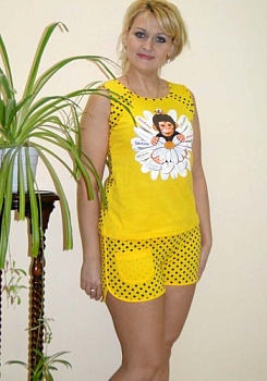 Состав:
Кулирка
	Пижама женская (майка и коротенькие шорты).

Обратите внимание: расцветка товара на сайте может отличаться от фактической расцветки. Оптовый склад оставляет за собой право поставить товар любого цвета, который имеется на данный 