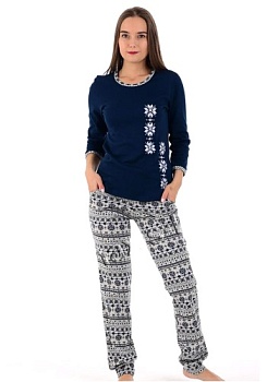 Состав: 
Интерлок
Хлопок 100%
	Женский комплект, состоит из кофты и брюк. 

Обратите внимание: расцветка товара на сайте может отличаться от фактической расцветки. Оптовый склад оставляет за собой право поставить товар любого цвета, который име